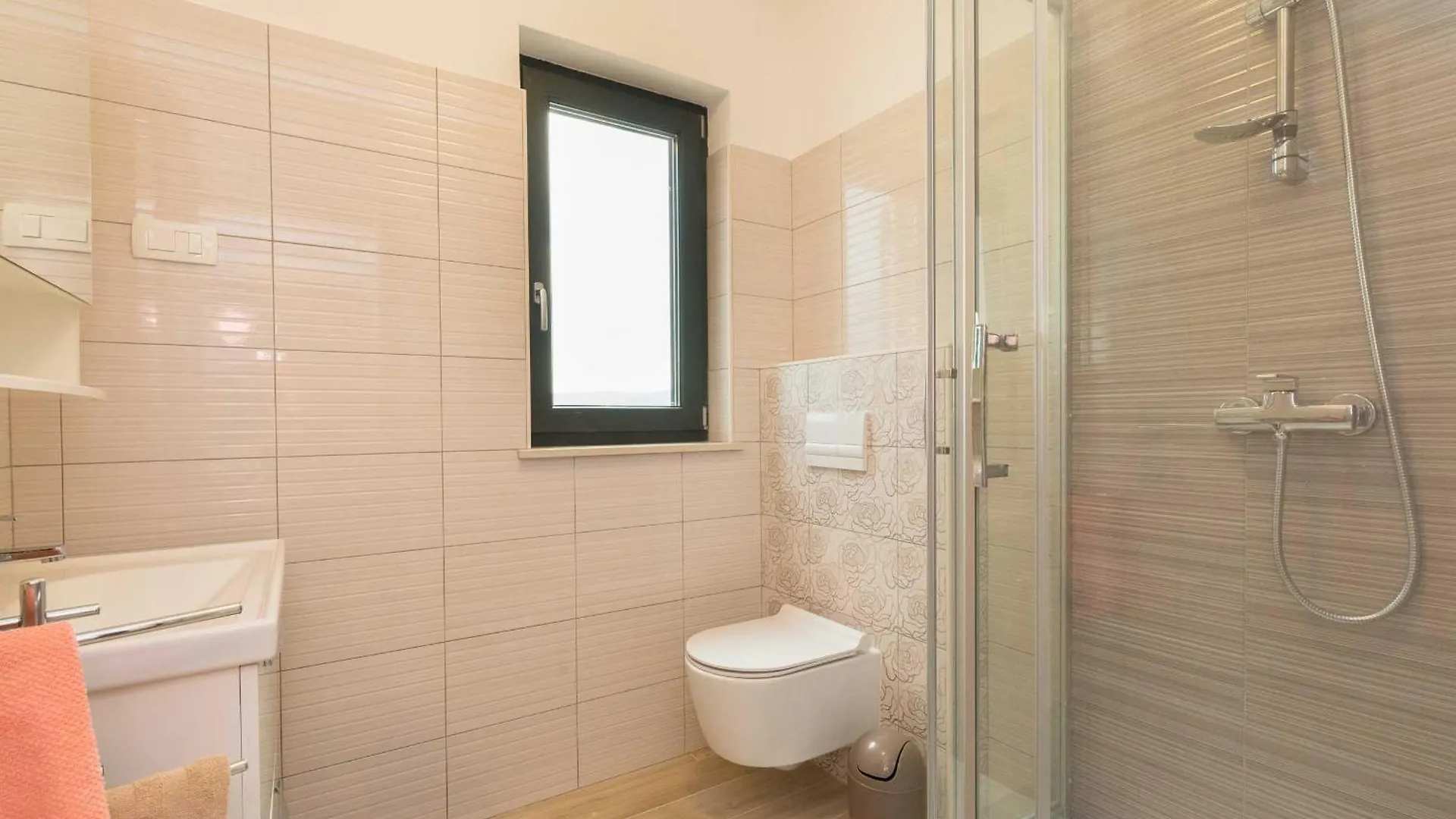 Casa Mia Near The Sea With A Stunning View Vila Trget